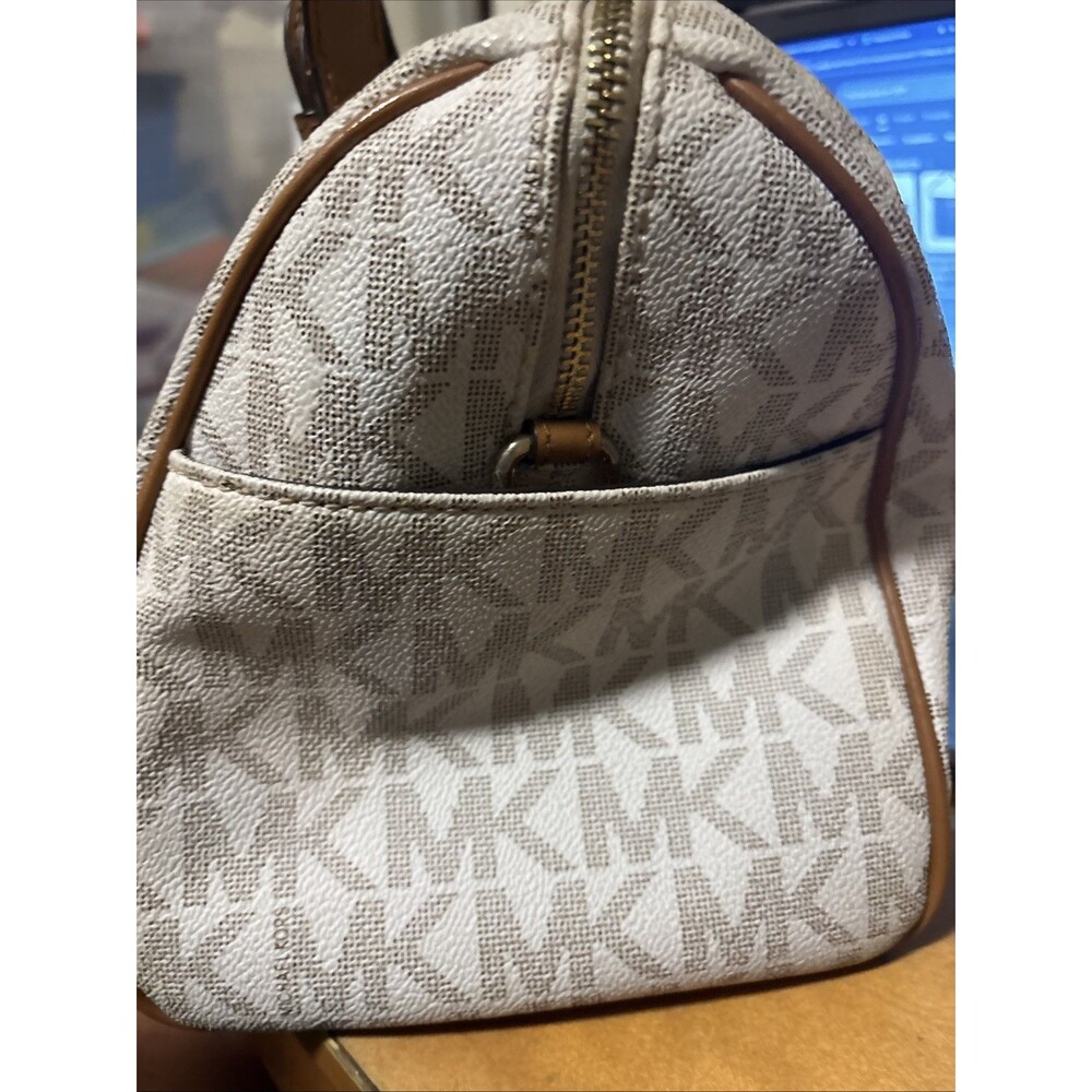 Michael Kors Kirby Purse With Dust Bag - Picture 7 of 9